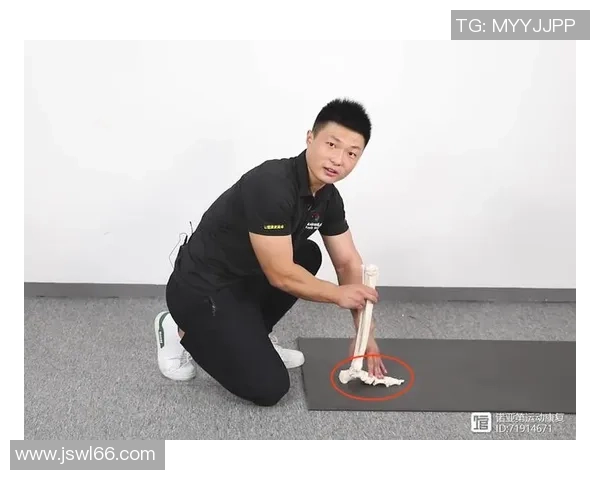 缓震性能卓越的扁平足球星设计解析与运动表现提升效果分析